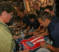 jersey_signing